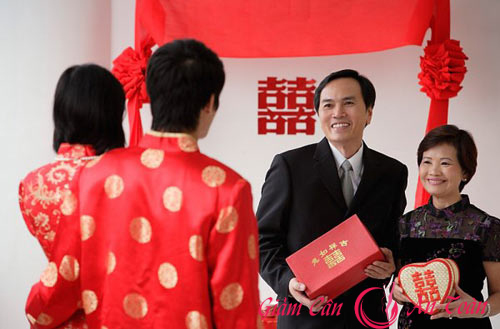 vo chong cai nhau chi vi tien mung cuoi 2